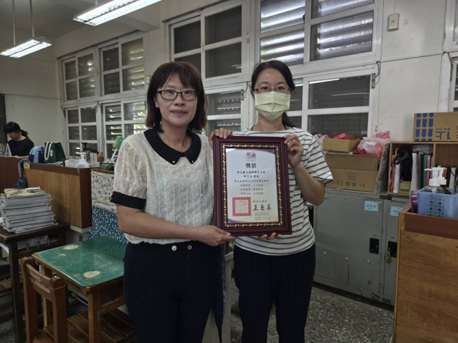 1151006祝賀及感謝資深優良教師